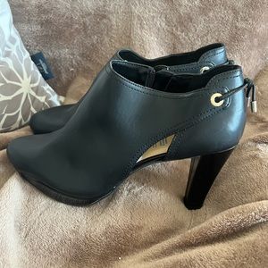 Liz Claiborne black high heels size 8.5
